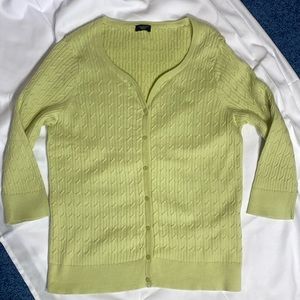 Talbot Women's 3/4 sleeve sweater, Vneck  green color, Petite medium